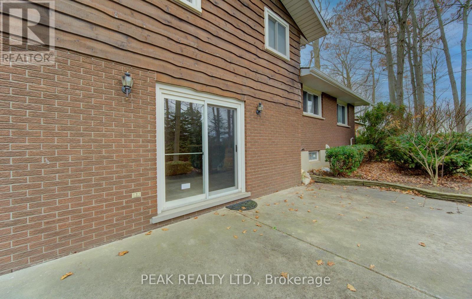 38 Glenwood Drive, Kitchener, Ontario  N2A 1H7 - Photo 47 - X12579892
