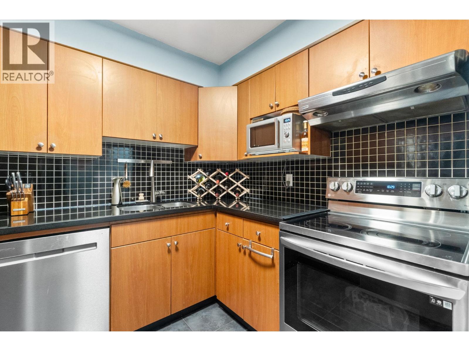 102 1689 E 4th Avenue, Vancouver, British Columbia  V5N 1J7 - Photo 10 - R3070457