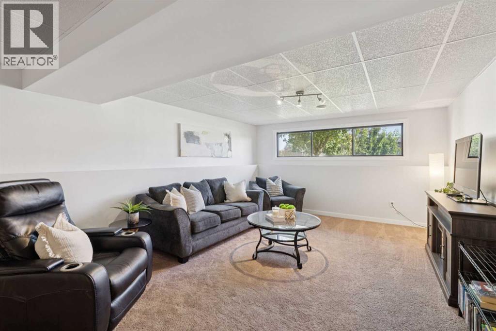 14 Glenhill Crescent, Cochrane, Alberta  T4C 1G8 - Photo 17 - A2264793