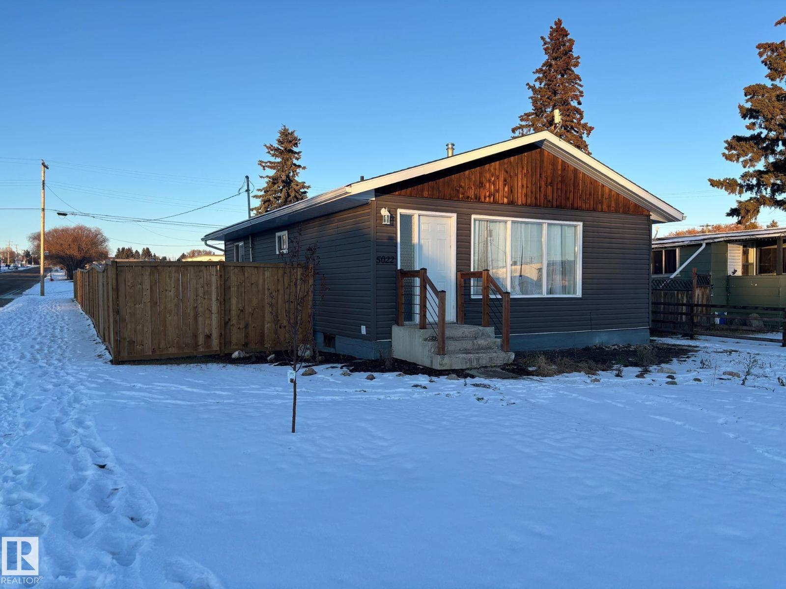 5022 51 AV, Elk Point, Alberta