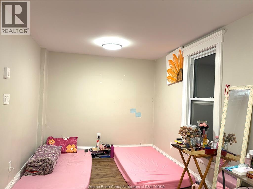235-237 Crawford Unit# Upper, Windsor, Ontario N9A 5C3 - Photo 3 - 25030667