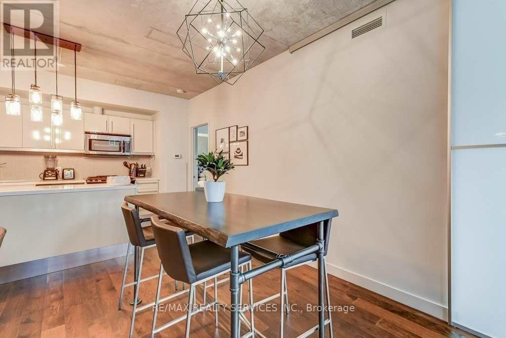 410 - 25 Oxley Street, Toronto, Ontario  M5V 2J5 - Photo 9 - C12580346