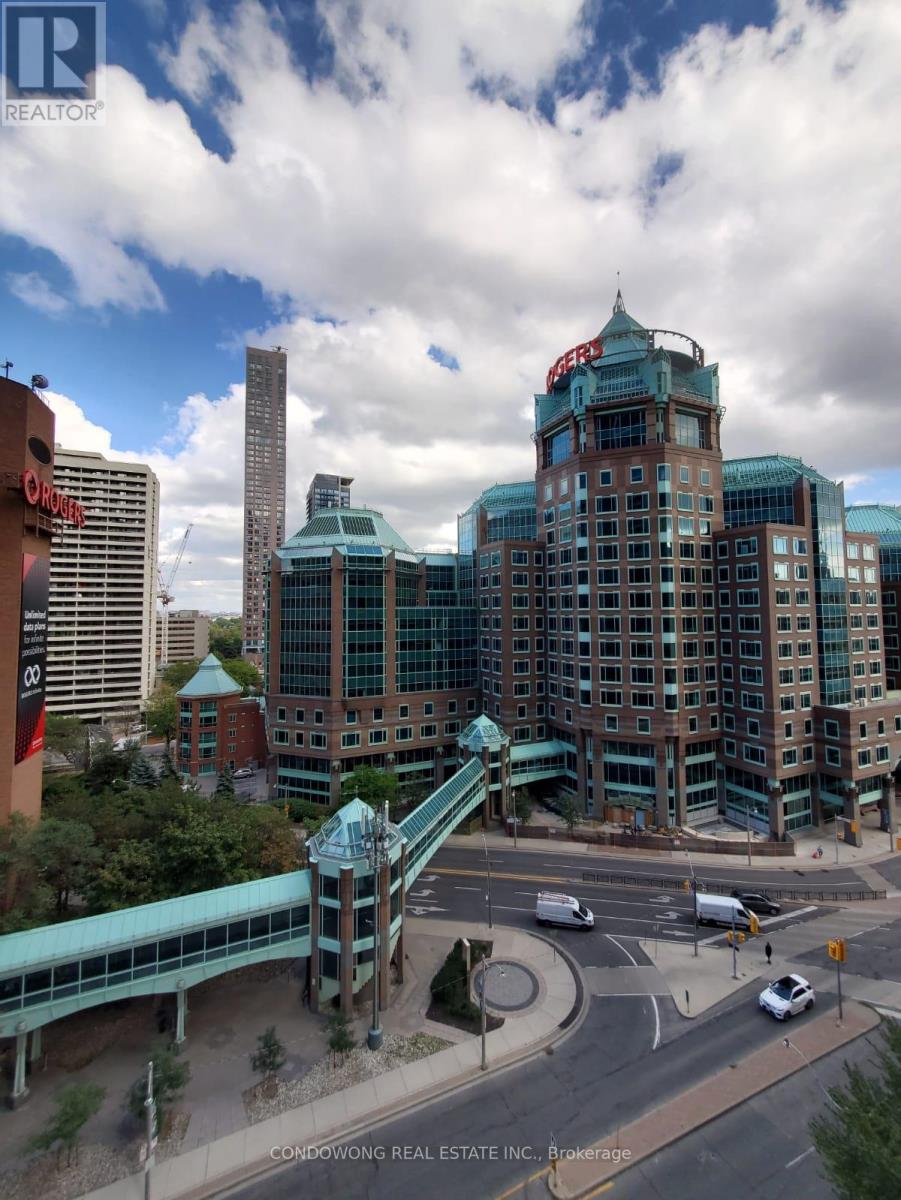 1102 - 28 Ted Rogers Way, Toronto, Ontario  M4Y 2J4 - Photo 11 - C12580386