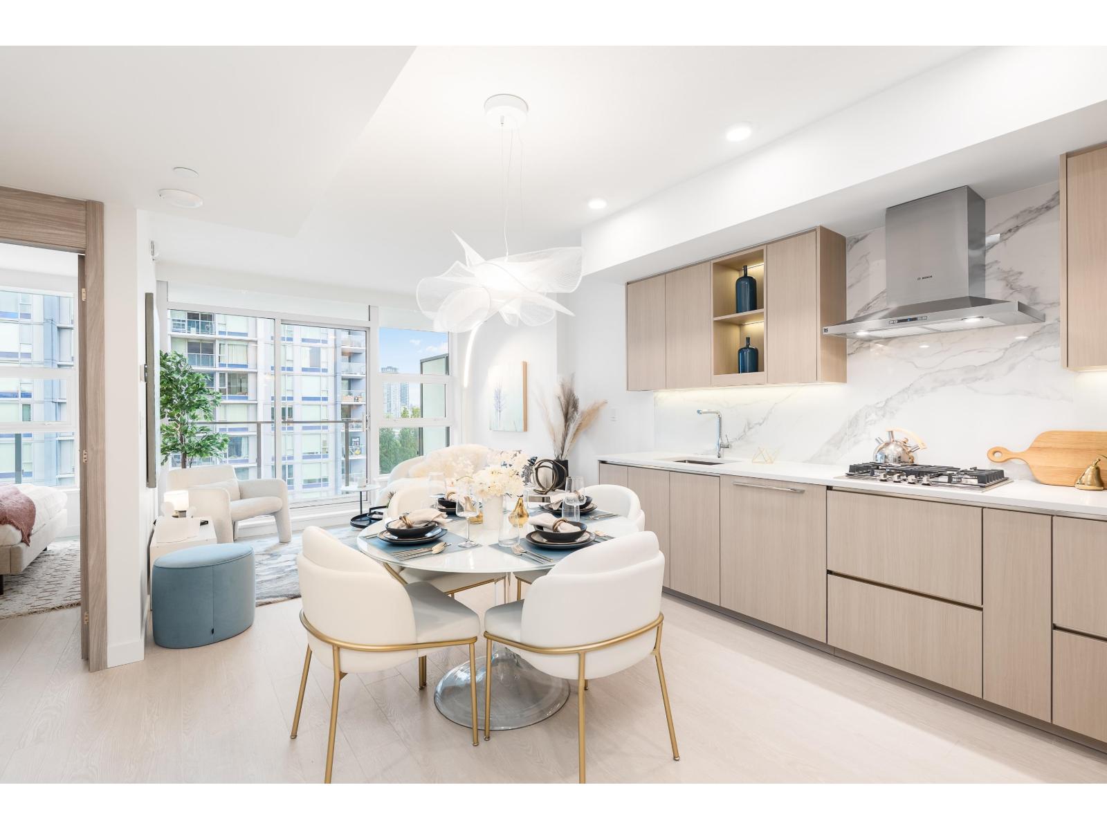 1608 13778 100 Avenue, Surrey, British Columbia  V3T 0V3 - Photo 2 - R3070354