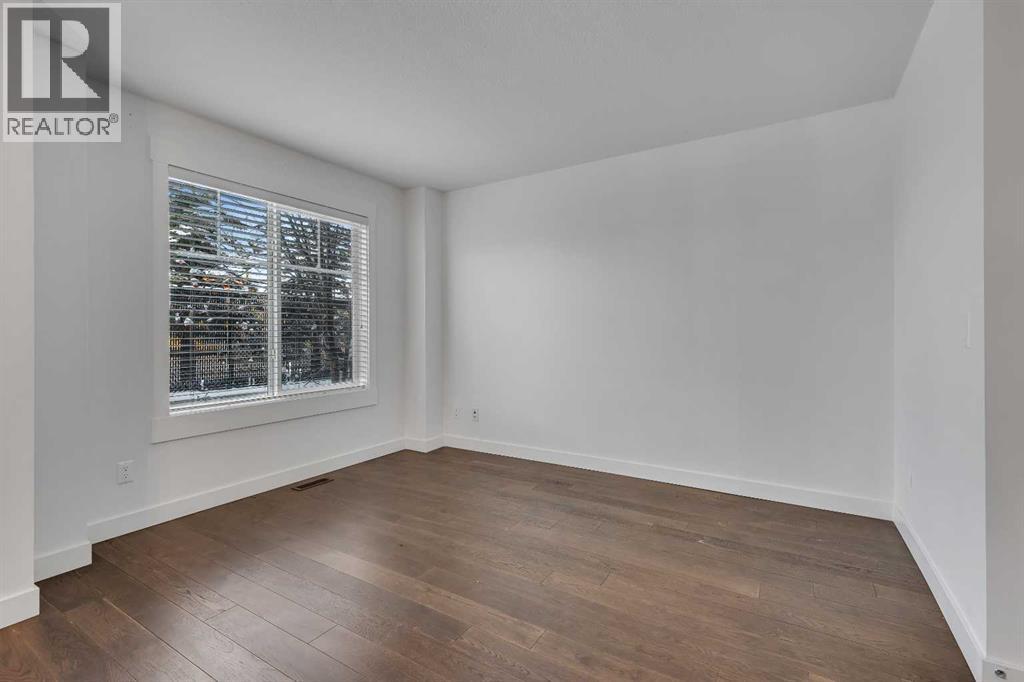 19 West Coach Manor Sw, Calgary, Alberta  T3H 1R7 - Photo 16 - A2271897