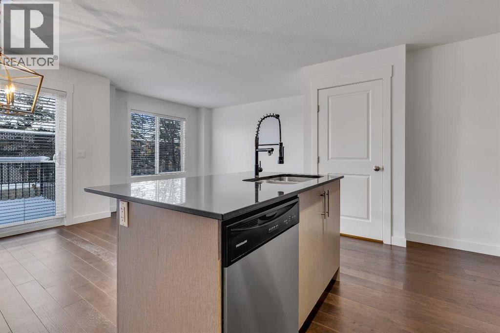 19 West Coach Manor Sw, Calgary, Alberta  T3H 1R7 - Photo 12 - A2271897