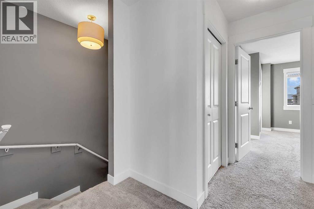 19 West Coach Manor Sw, Calgary, Alberta  T3H 1R7 - Photo 29 - A2271897