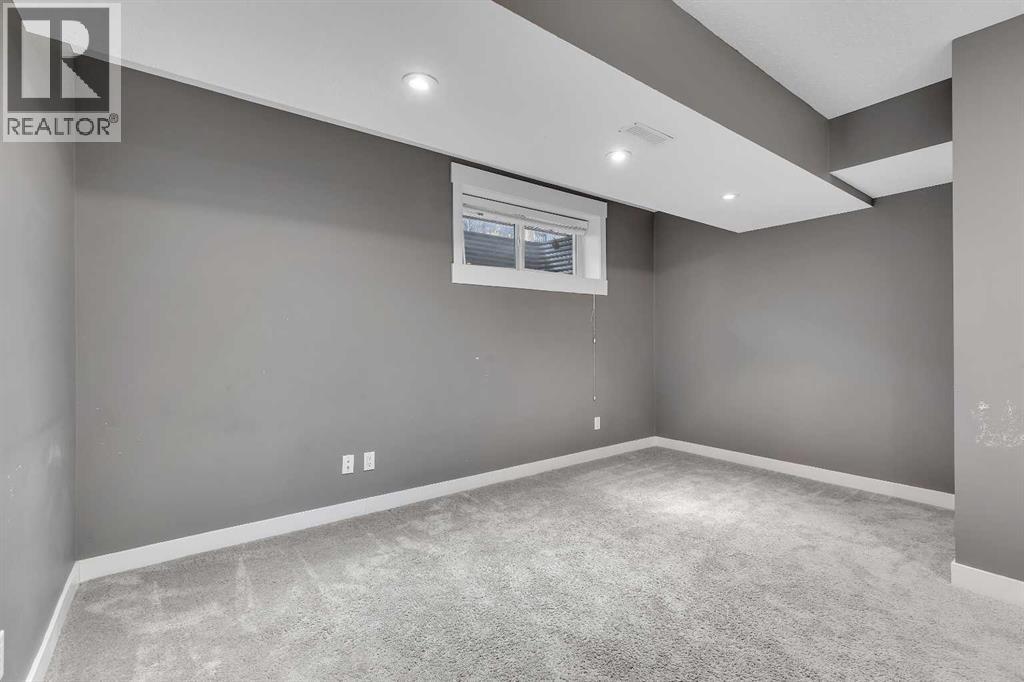 19 West Coach Manor Sw, Calgary, Alberta  T3H 1R7 - Photo 43 - A2271897