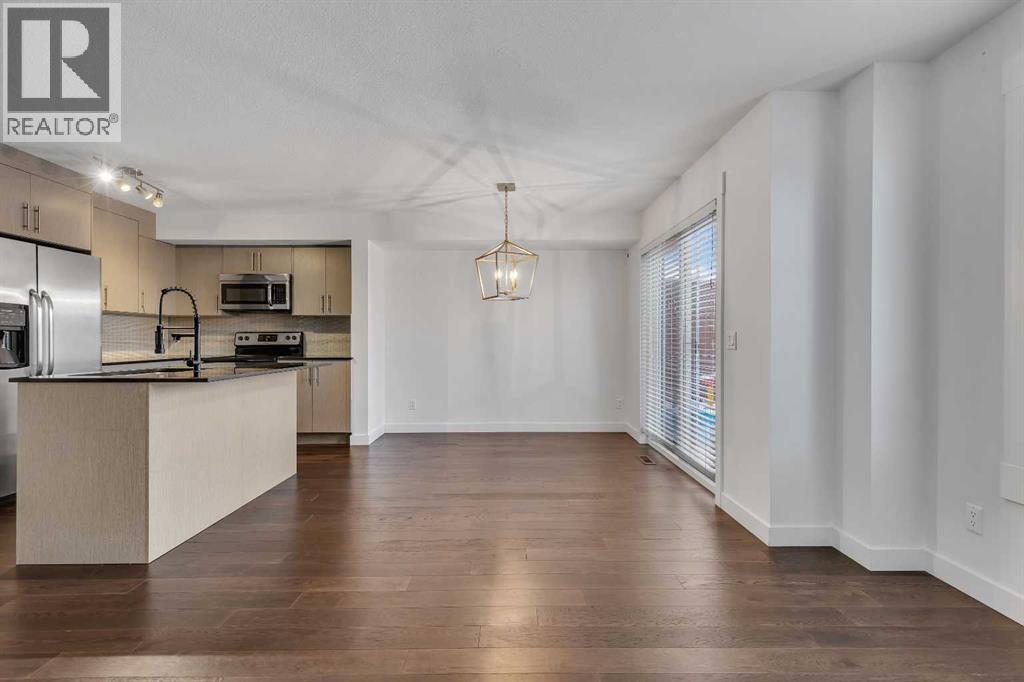 19 West Coach Manor Sw, Calgary, Alberta  T3H 1R7 - Photo 19 - A2271897