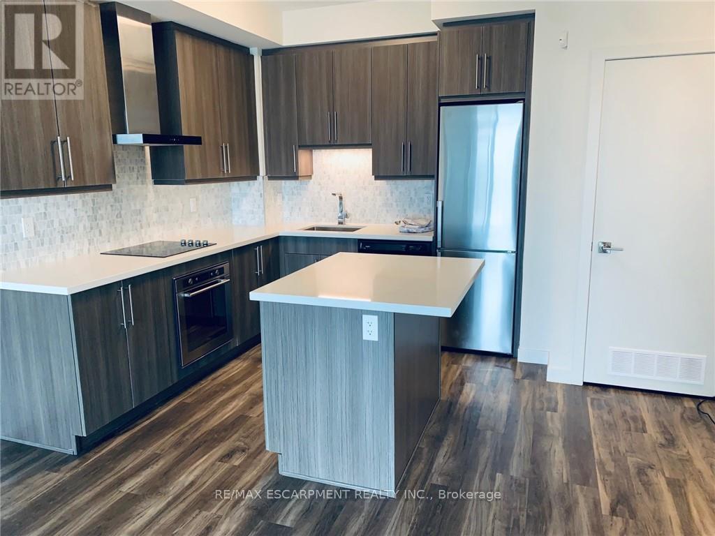 1310 - 2093 Fairview Street, Burlington, Ontario  L7R 0E6 - Photo 3 - W12580356