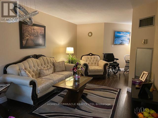 2006 - 550 Webb Drive, Mississauga, Ontario  L5B 3Y4 - Photo 3 - W12580364