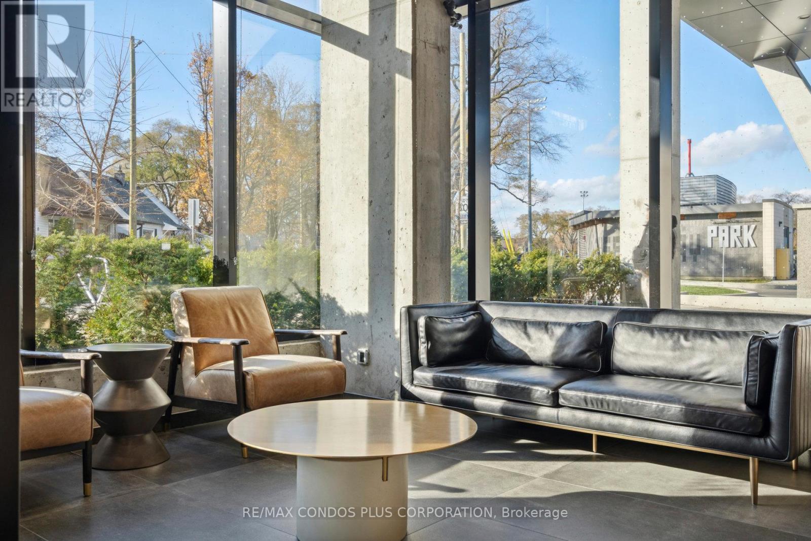 619 - 7 Smith Crescent, Toronto, Ontario  M8Z 0G3 - Photo 3 - W12580368