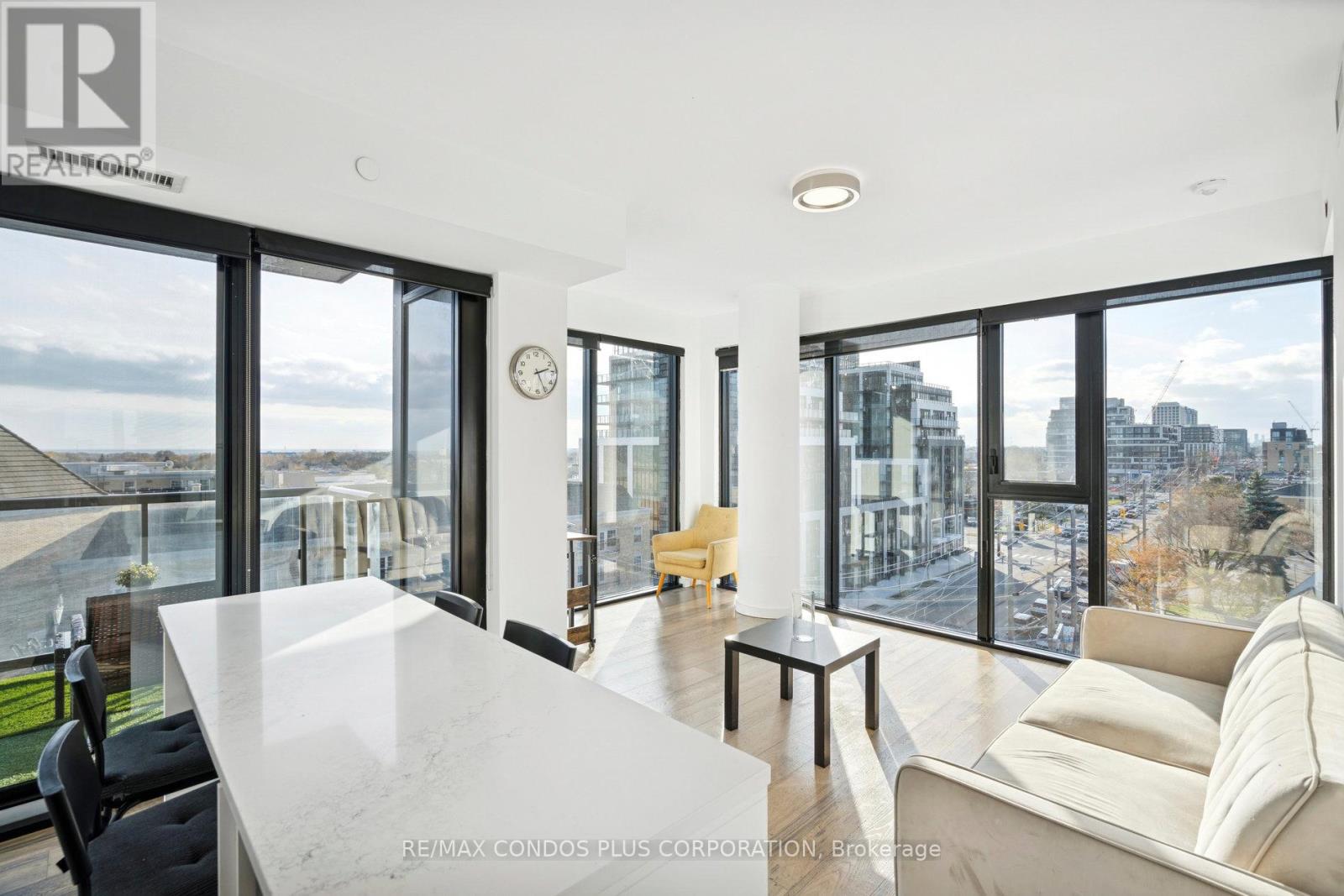 619 - 7 Smith Crescent, Toronto, Ontario  M8Z 0G3 - Photo 4 - W12580368