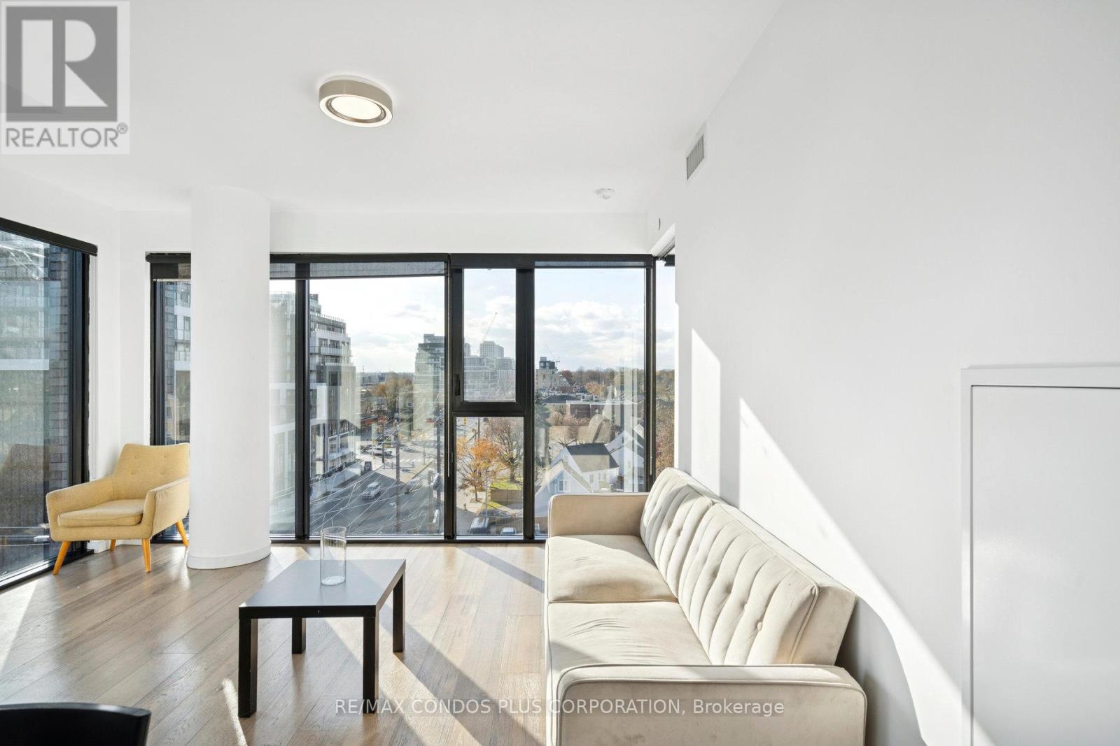 619 - 7 Smith Crescent, Toronto, Ontario  M8Z 0G3 - Photo 6 - W12580368