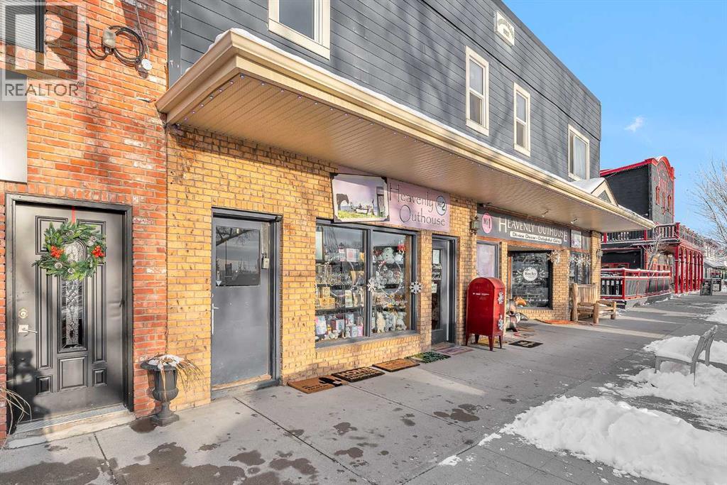 312 1 Street W, Cochrane, Alberta  T4C 1A9 - Photo 5 - A2272773