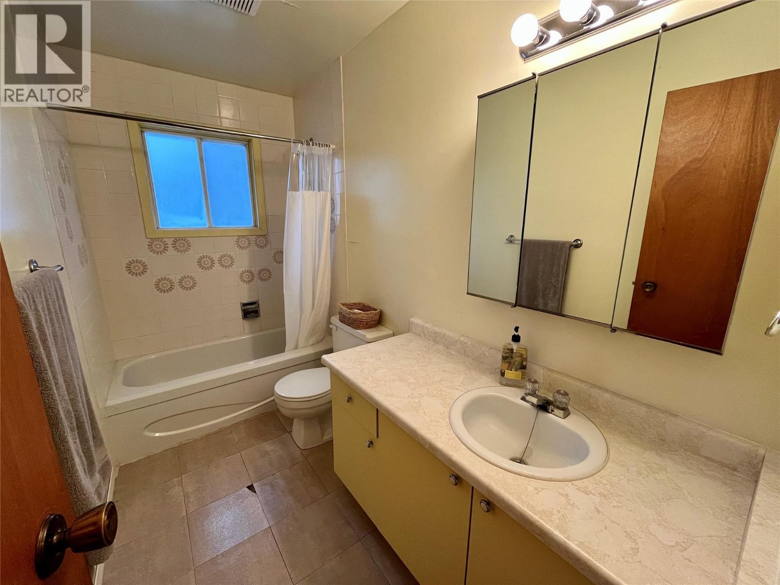 128 Ash Crescent, Tumbler Ridge, British Columbia  V0C 2W0 - Photo 11 - 10369985