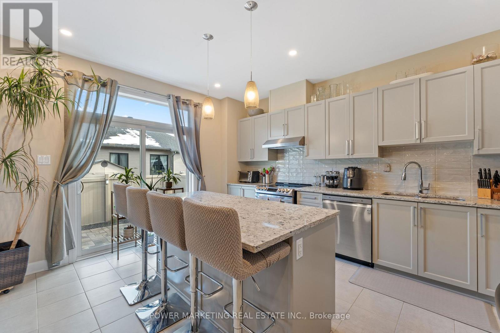 682 Jerome Jodoin Drive, Ottawa, Ontario  K4A 1G7 - Photo 9 - X12580446