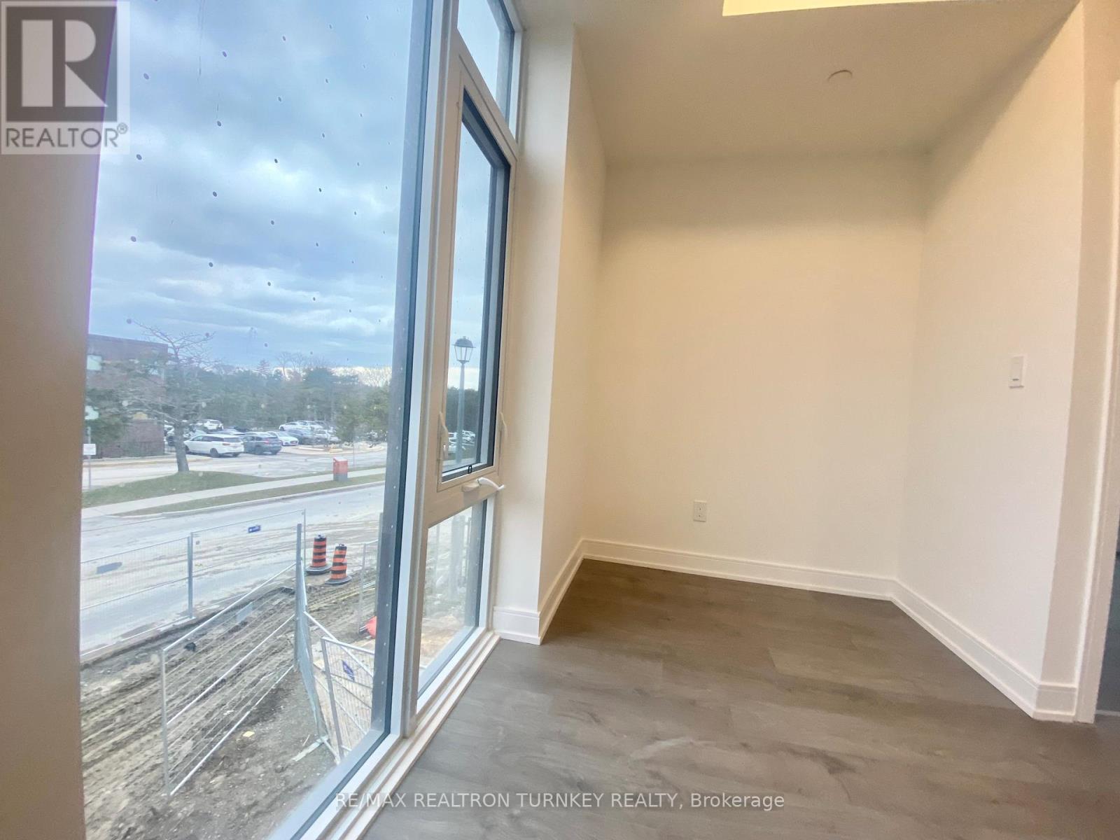 202 - 705 Davis Drive, Newmarket, Ontario  L3Y 0J1 - Photo 10 - N12575414