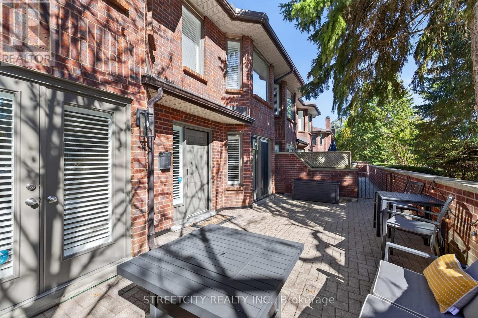 2-152 ALBERT STREET, London East, Ontario