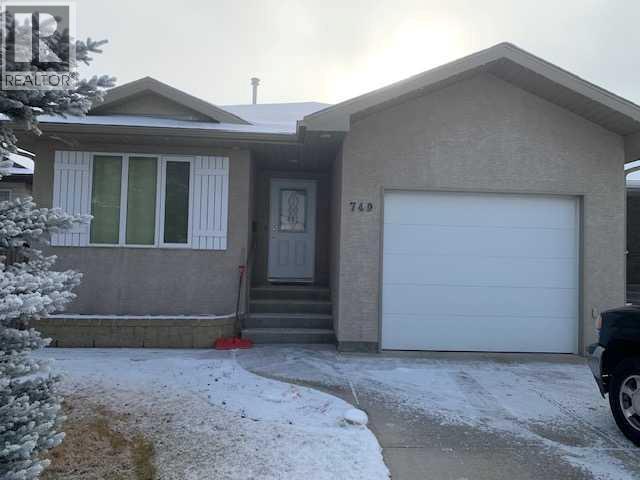 749 Blackfoot Terrace W, Lethbridge, Alberta  T1K 7Y6 - Photo 1 - A2272544
