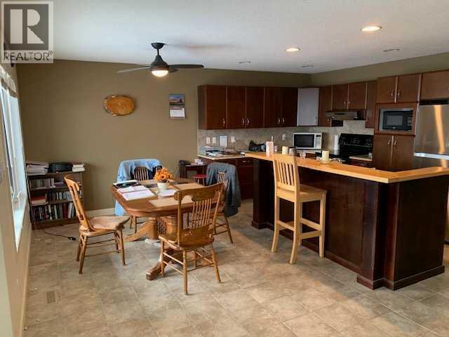 749 Blackfoot Terrace W, Lethbridge, Alberta  T1K 7Y6 - Photo 3 - A2272544