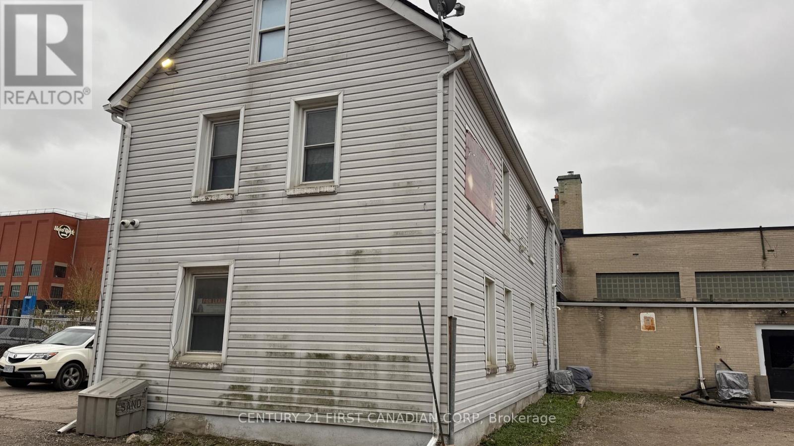 3 - 1072 Dundas Street, London East, Ontario  N5W 3A6 - Photo 4 - X12561720