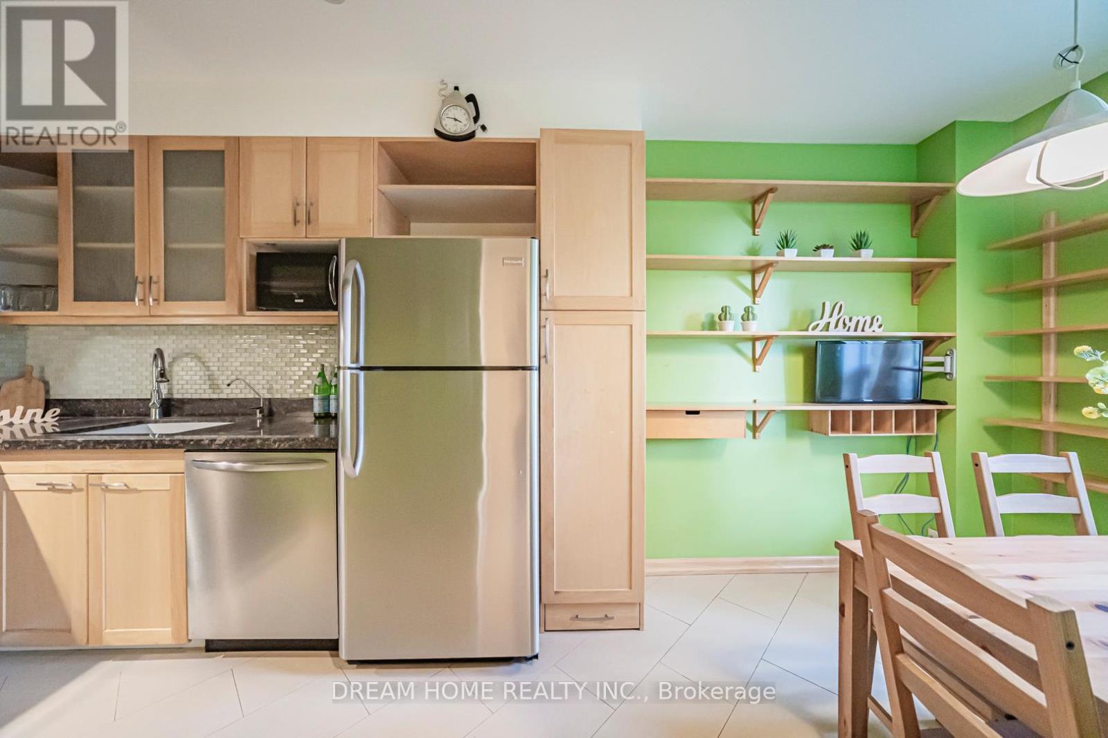 6 - 74 Upper Canada Drive, Toronto, Ontario  M2P 2A3 - Photo 9 - C12580396