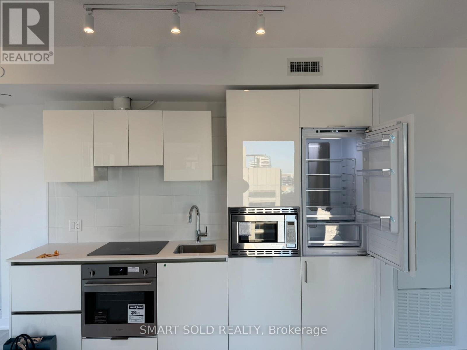 2804 - 238 Simcoe Street, Toronto (Kensington-Chinatown), Ontario  M5T 3B9 - Photo 13 - C12580426