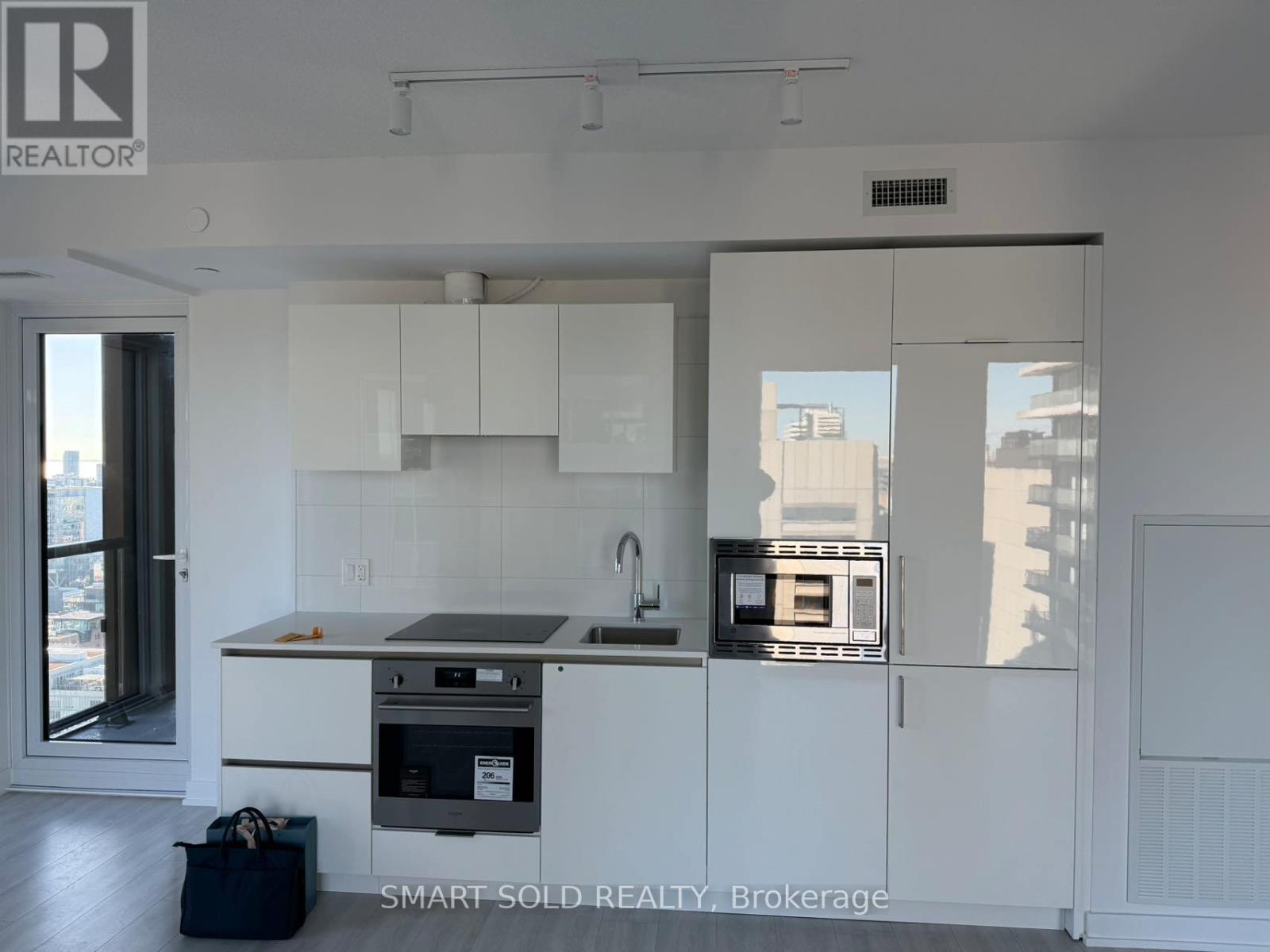 2804 - 238 Simcoe Street, Toronto (Kensington-Chinatown), Ontario  M5T 3B9 - Photo 8 - C12580426