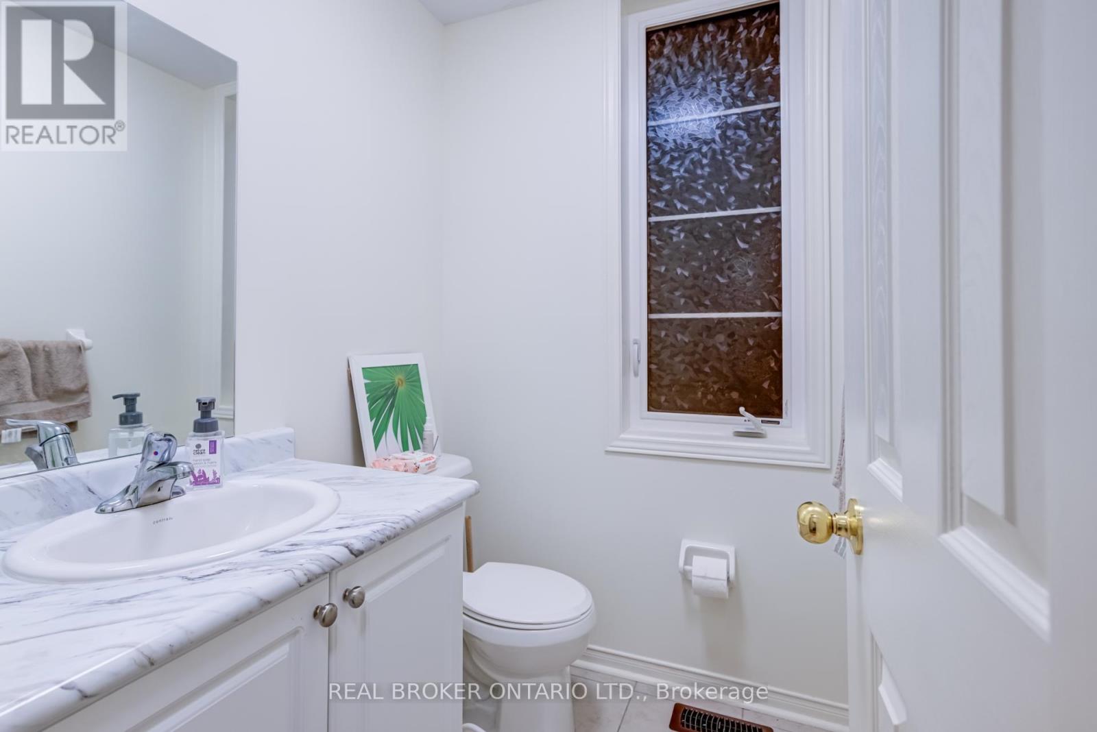 82 Ness Drive, Richmond Hill, Ontario  L4S 0K8 - Photo 15 - N12577492