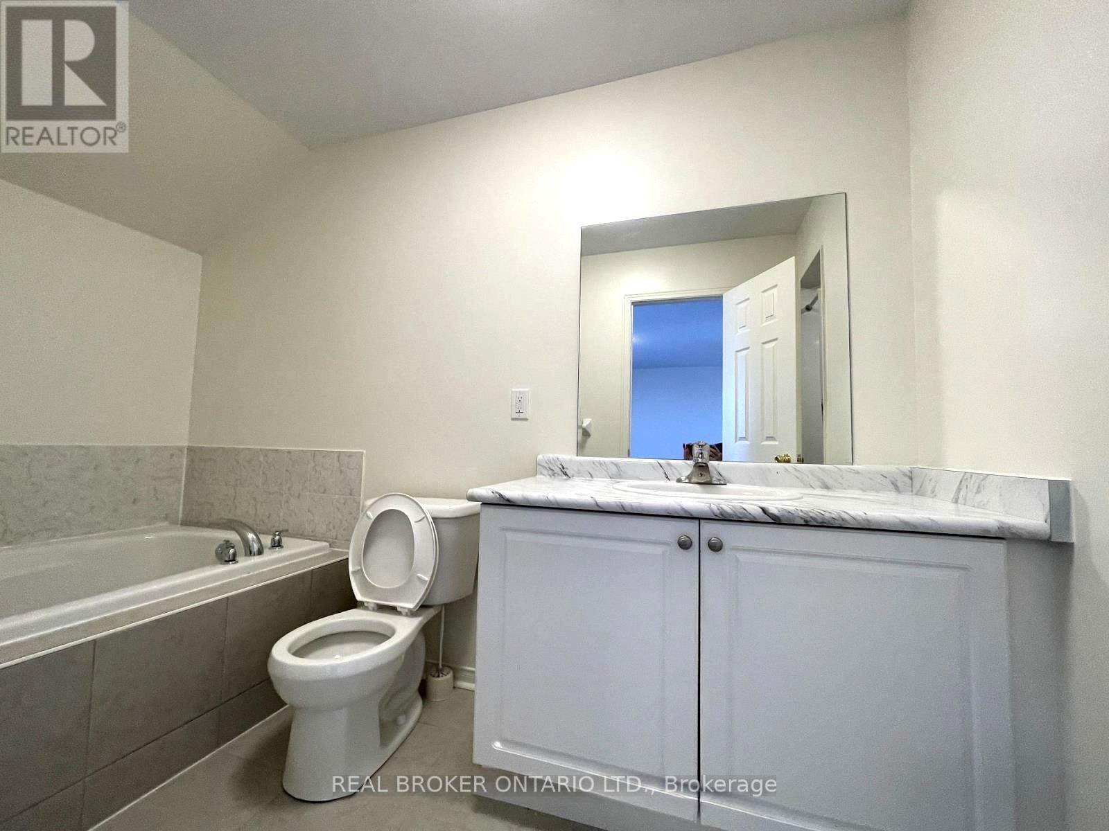 82 Ness Drive, Richmond Hill, Ontario  L4S 0K8 - Photo 39 - N12577492