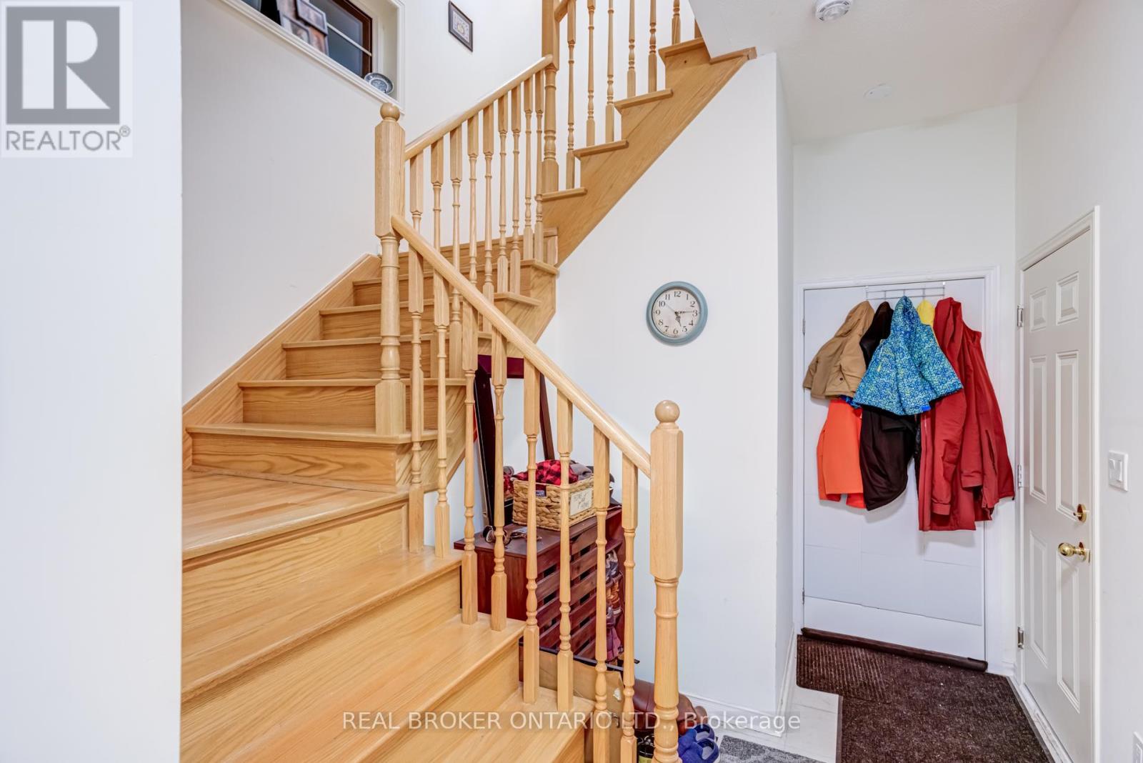 82 Ness Drive, Richmond Hill, Ontario  L4S 0K8 - Photo 5 - N12577492