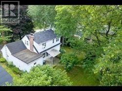 1348 Hollyrood Avenue, Mississauga, Ontario  L5G 3J4 - Photo 4 - W12580404