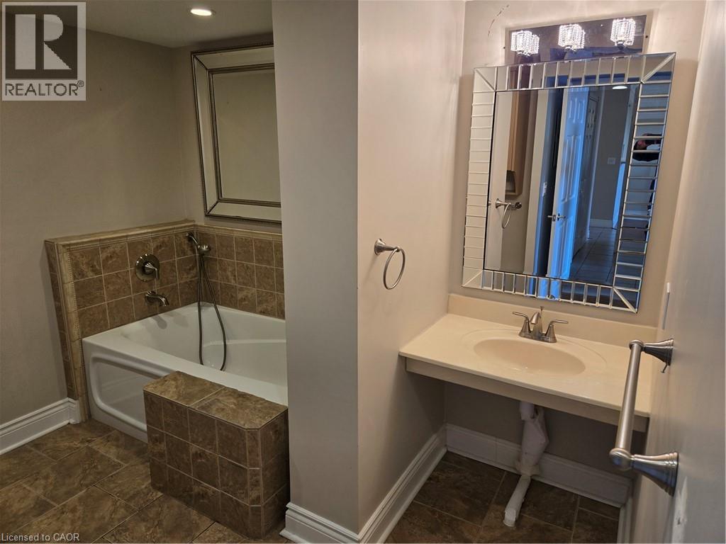 442 Maple Avenue S Unit# 703, Burlington, Ontario  L7S 2L7 - Photo 18 - 40786533