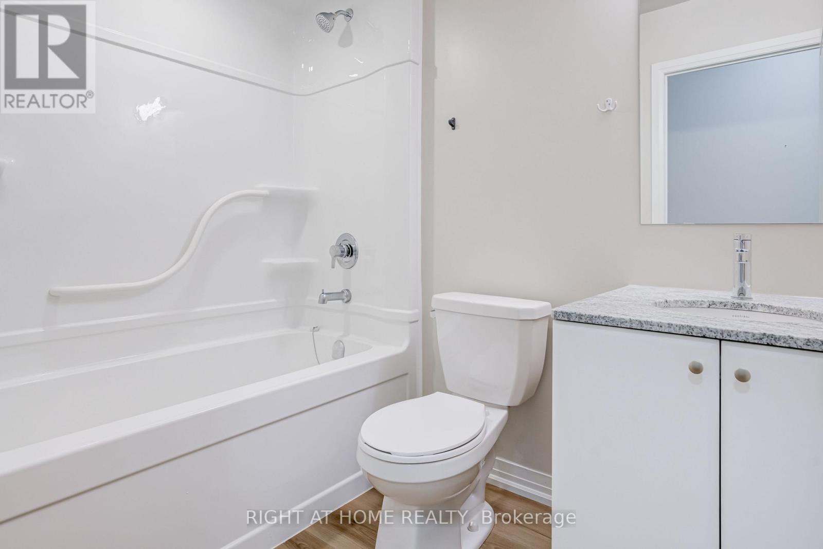 Up 18 - 50 Herrick Avenue, St. Catharines, Ontario L2P 0G3 - Photo 5 - X12580430