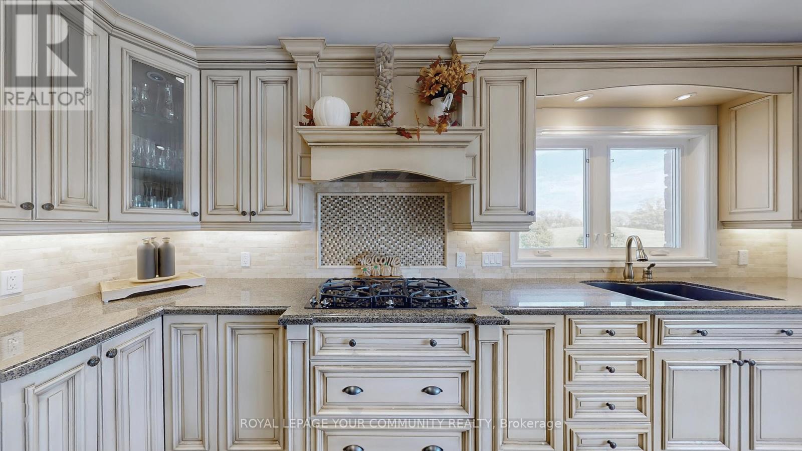 1065 20th Side Road, King, Ontario L0G 1T0 - Photo 8 - N12576350