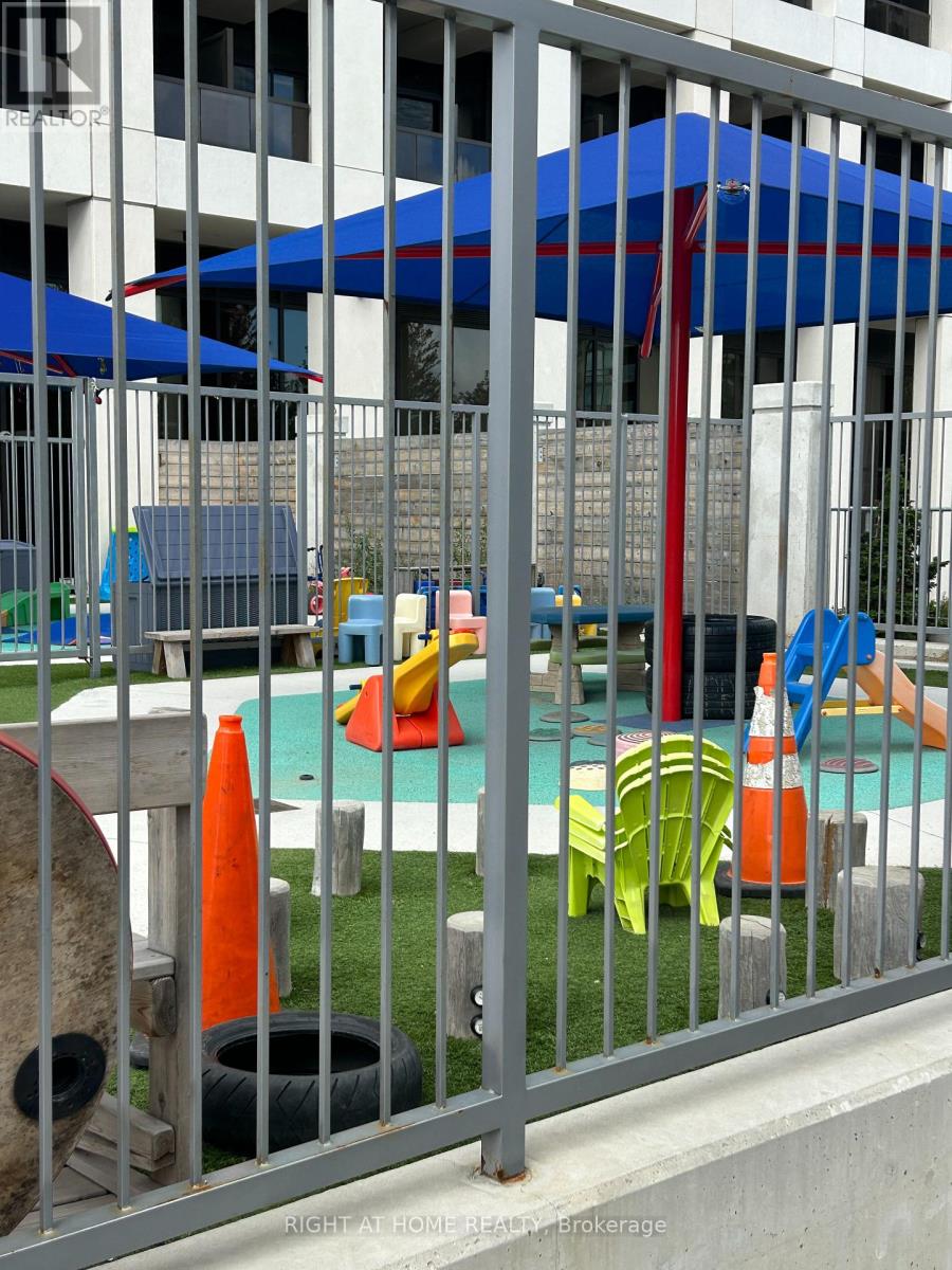 202 - 36 Elm Drive, Mississauga, Ontario  L5B 0N3 - Photo 20 - W12469722