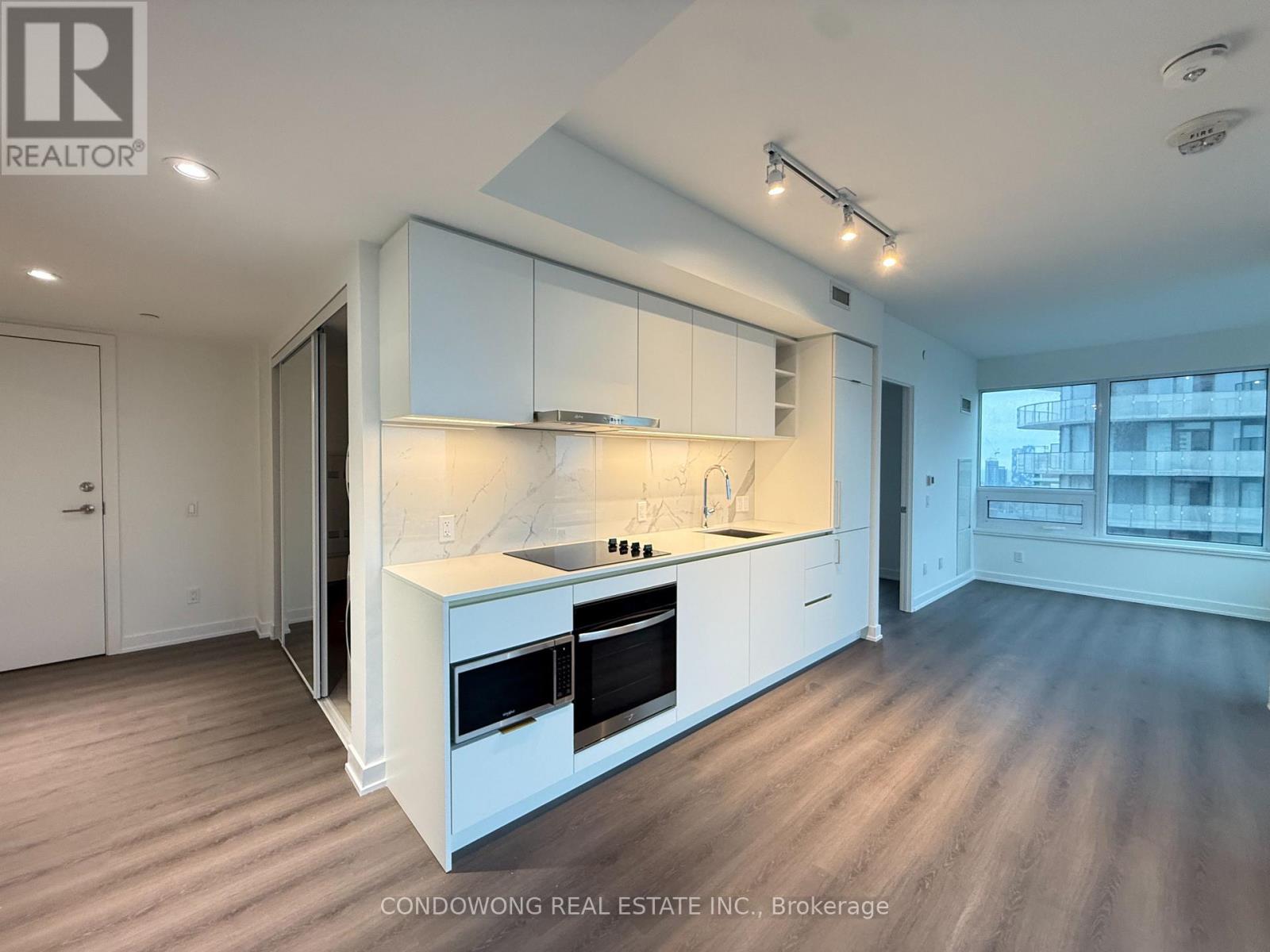 4715 - 8 WELLESLEY STREET W, Toronto, Ontario