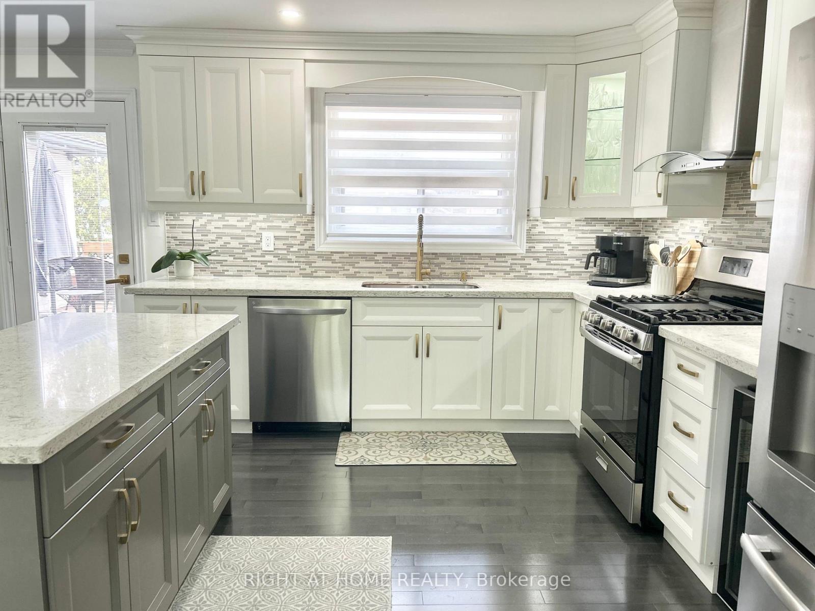 808 Sanok Drive, Pickering, Ontario  L1W 2P9 - Photo 14 - E12580476