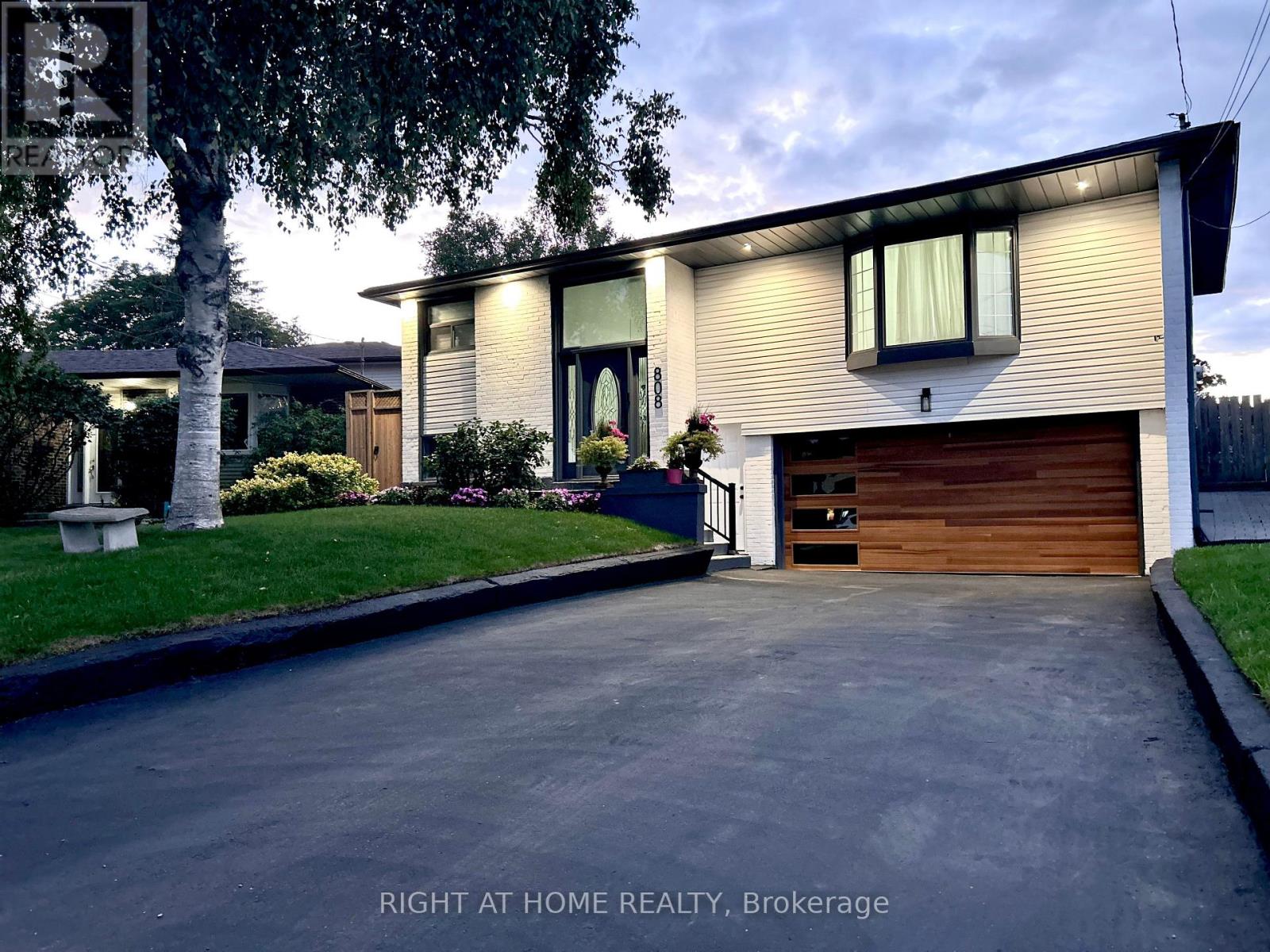 808 Sanok Drive, Pickering, Ontario  L1W 2P9 - Photo 2 - E12580476