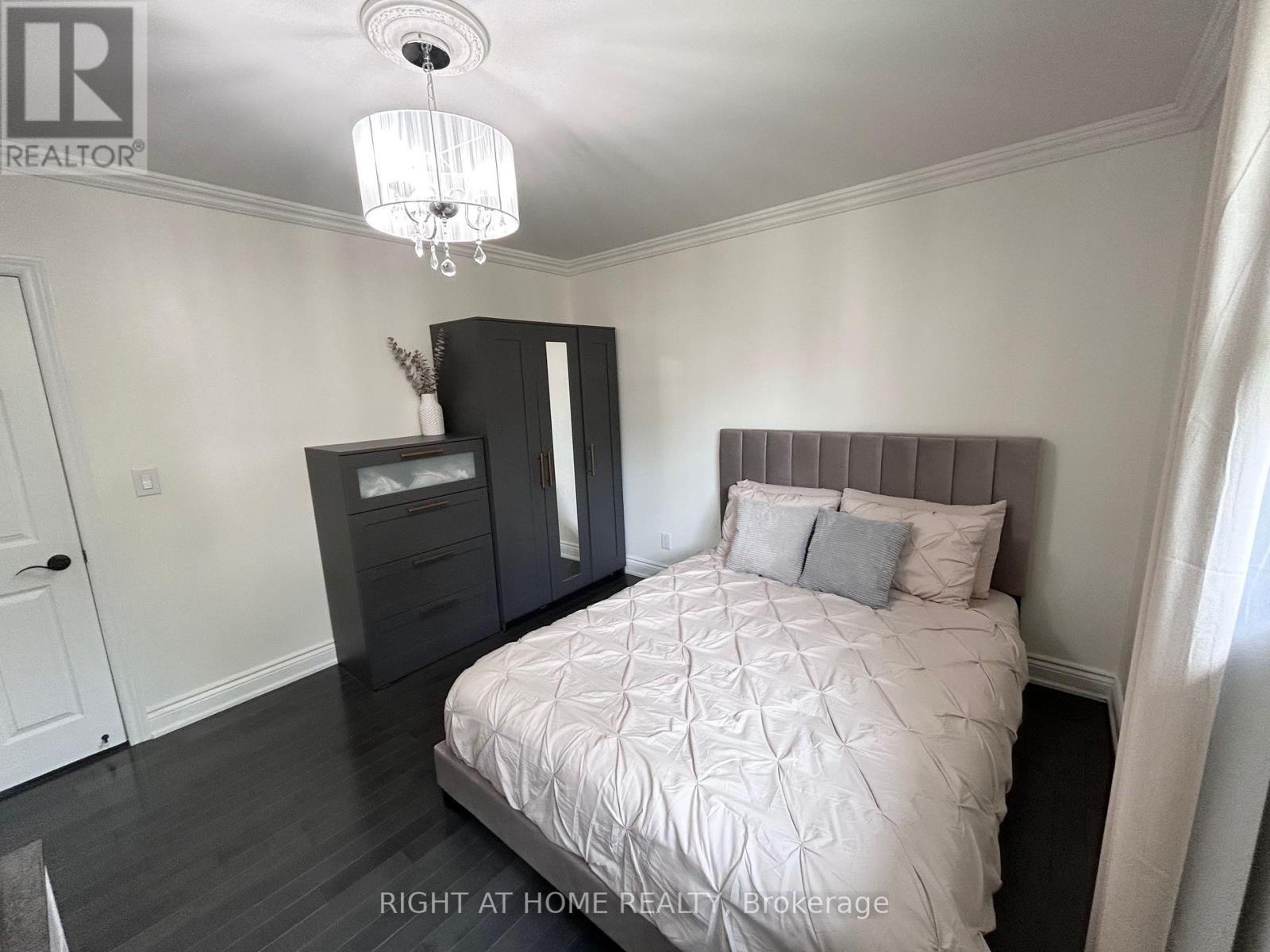 808 Sanok Drive, Pickering, Ontario  L1W 2P9 - Photo 23 - E12580476