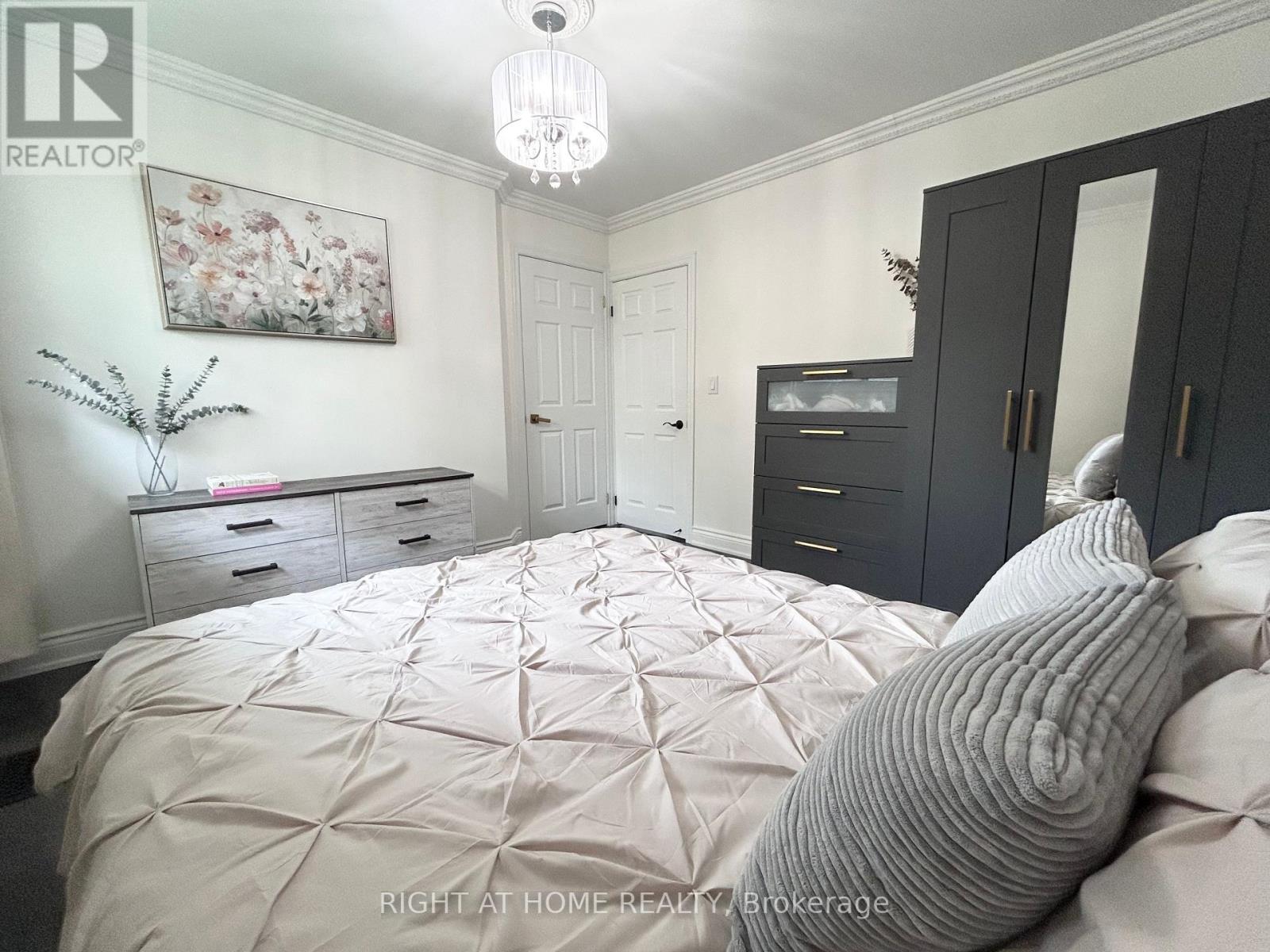 808 Sanok Drive, Pickering, Ontario  L1W 2P9 - Photo 24 - E12580476