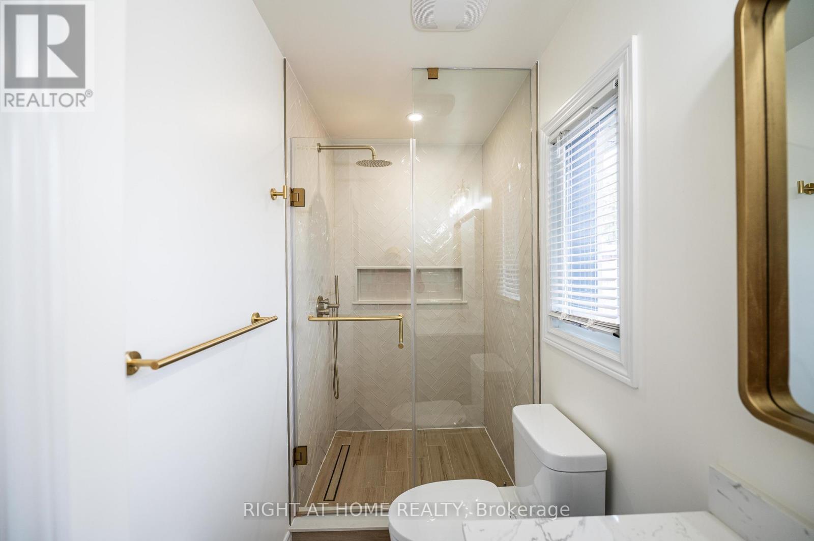 808 Sanok Drive, Pickering, Ontario  L1W 2P9 - Photo 25 - E12580476