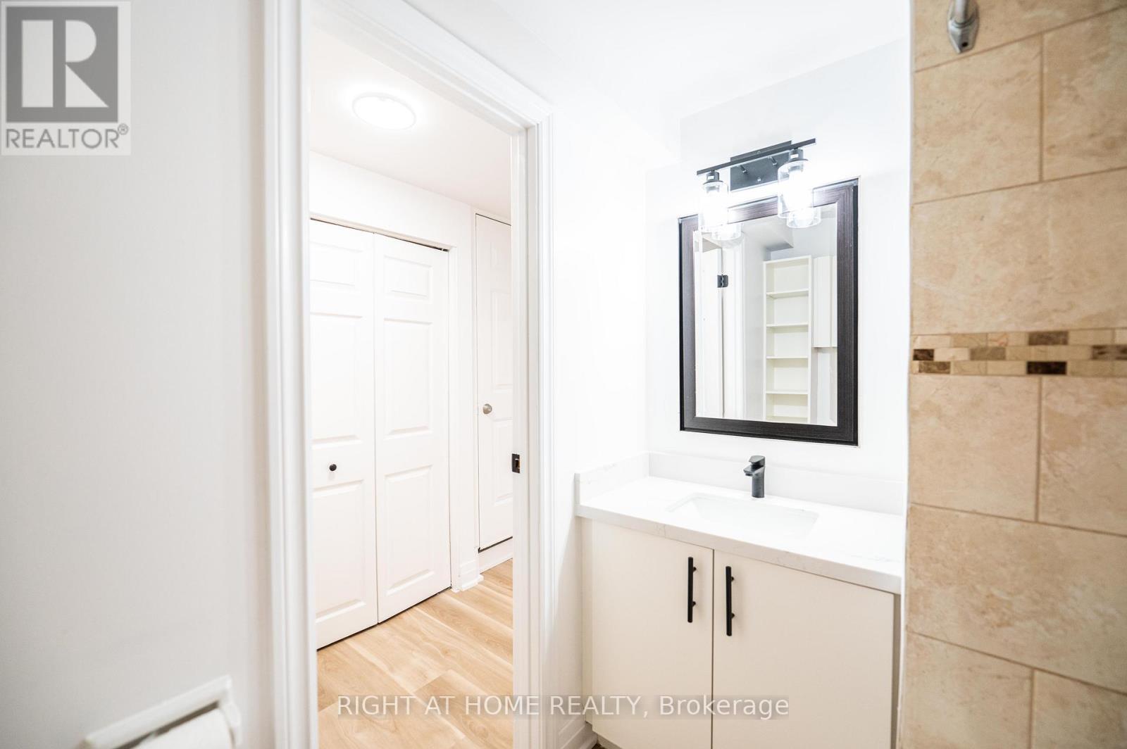 808 Sanok Drive, Pickering, Ontario  L1W 2P9 - Photo 30 - E12580476