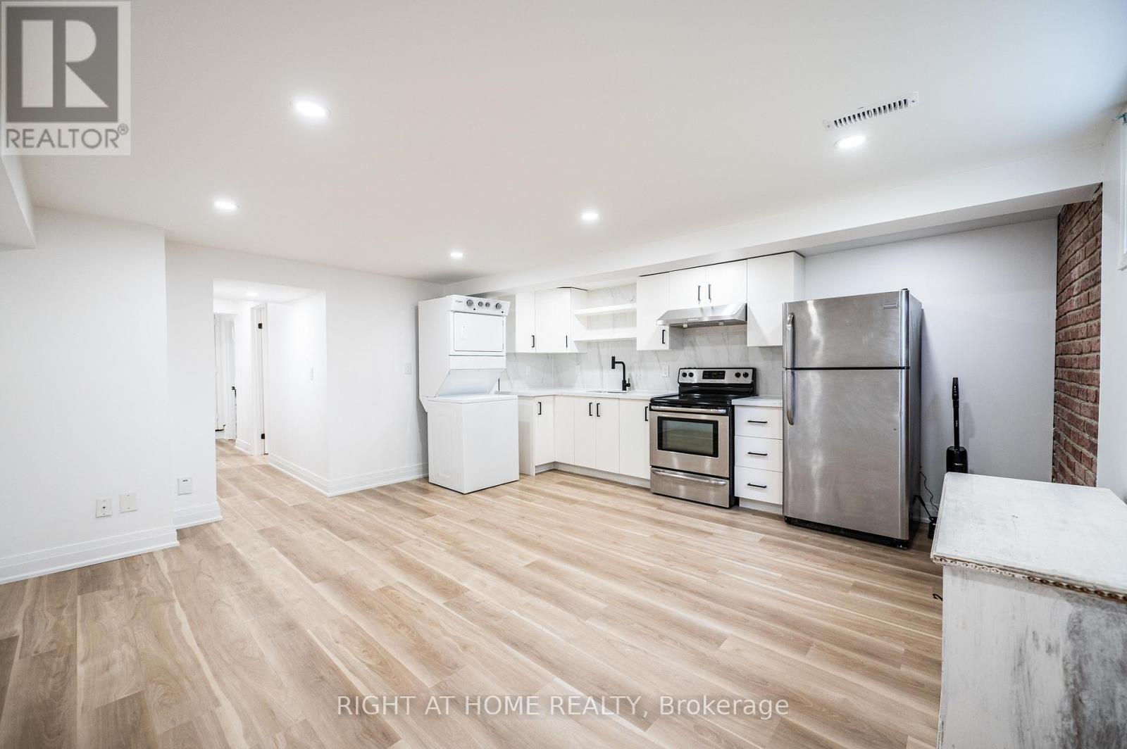 808 Sanok Drive, Pickering, Ontario  L1W 2P9 - Photo 31 - E12580476