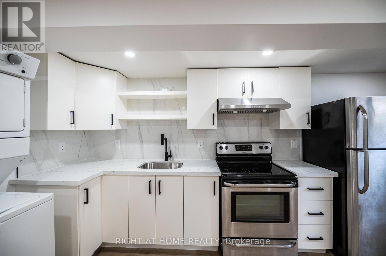 808 Sanok Drive, Pickering, Ontario  L1W 2P9 - Photo 32 - E12580476