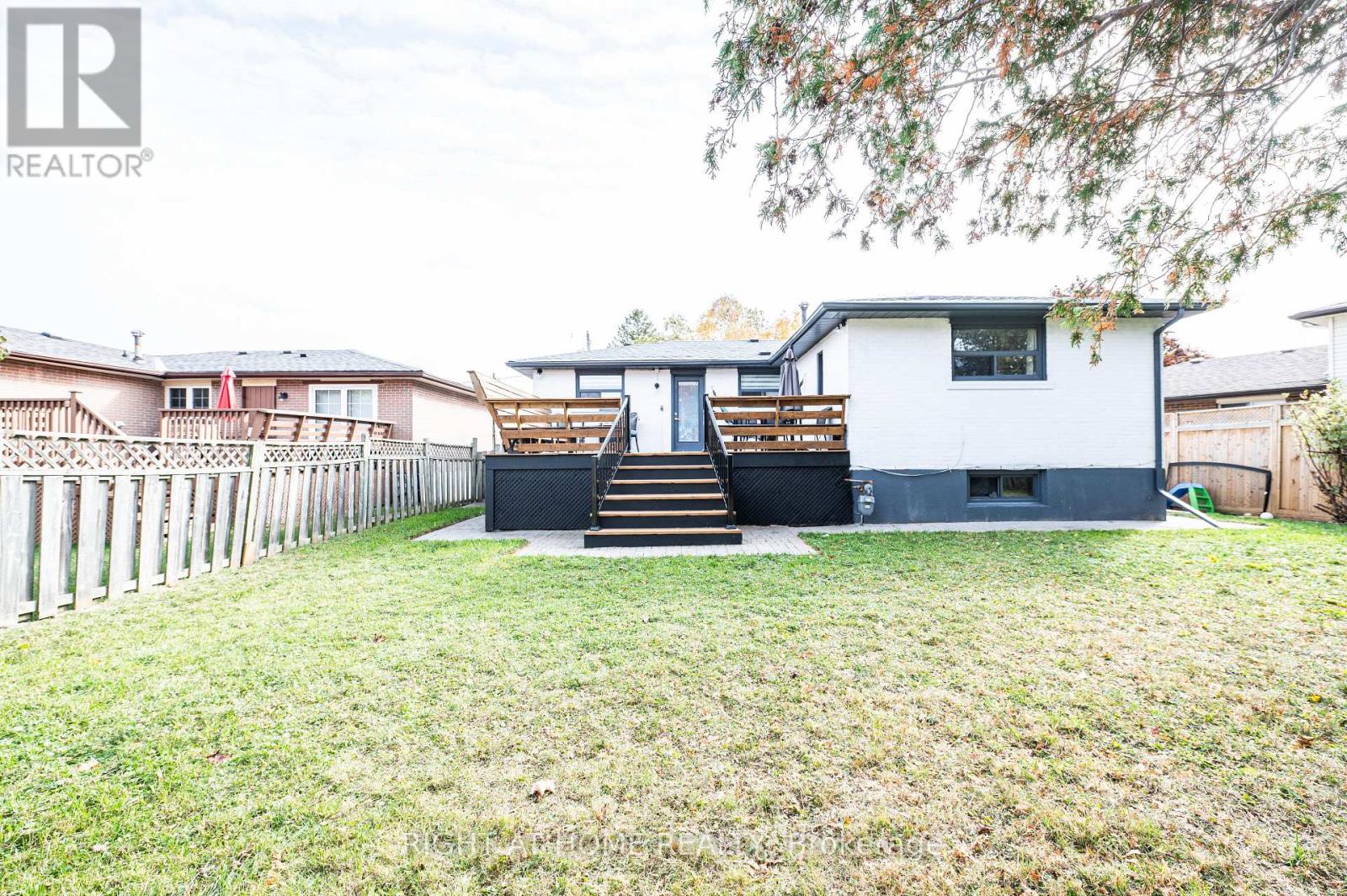 808 Sanok Drive, Pickering, Ontario  L1W 2P9 - Photo 35 - E12580476