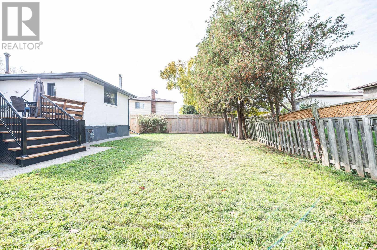 808 Sanok Drive, Pickering, Ontario  L1W 2P9 - Photo 36 - E12580476