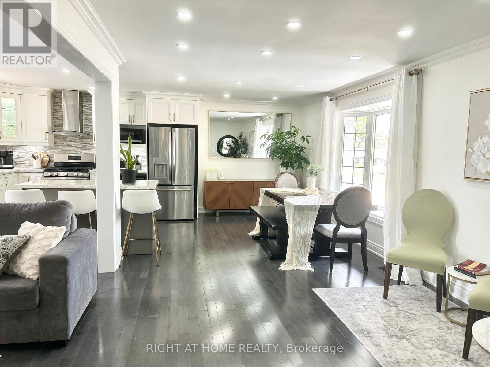 808 Sanok Drive, Pickering, Ontario  L1W 2P9 - Photo 8 - E12580476