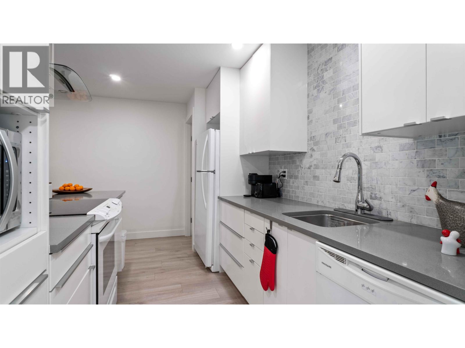 318 1345 W 15th Avenue, Vancouver, British Columbia  V6H 3R3 - Photo 11 - R3070421